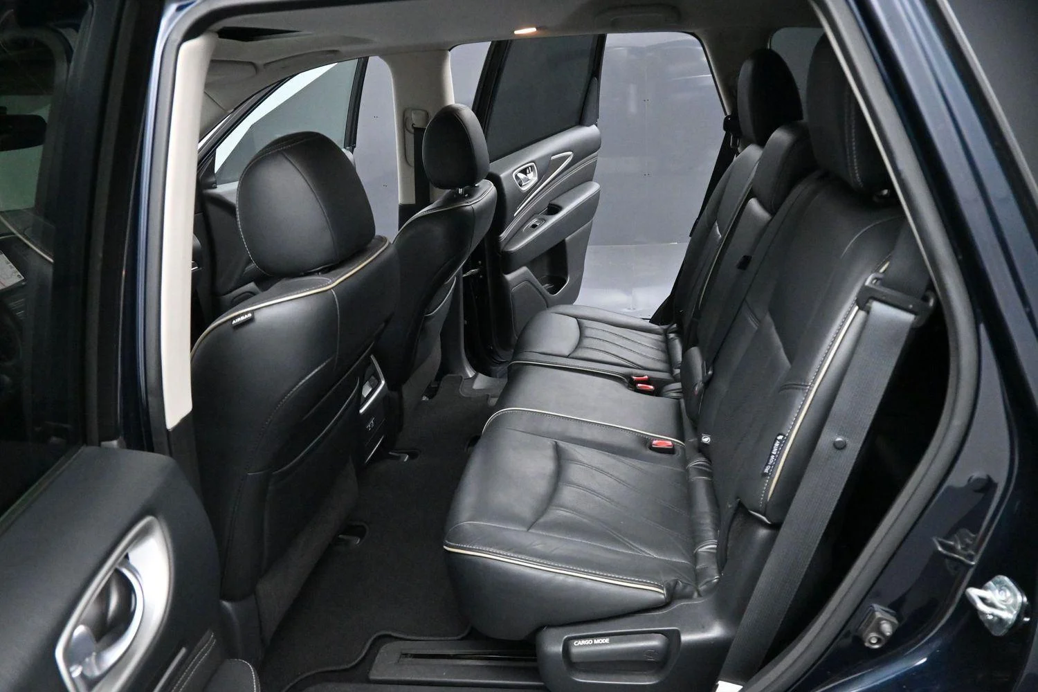 Used 2019 Hermosa Blue INFINITI LUXE image 28