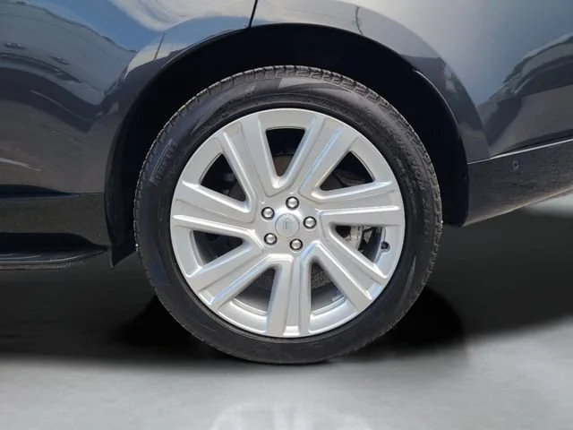 Used 2023 Gray Land Rover SE image 38