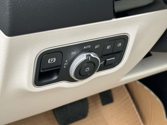 New 2026 Polar White Mercedes-Benz GLA 250 image 19