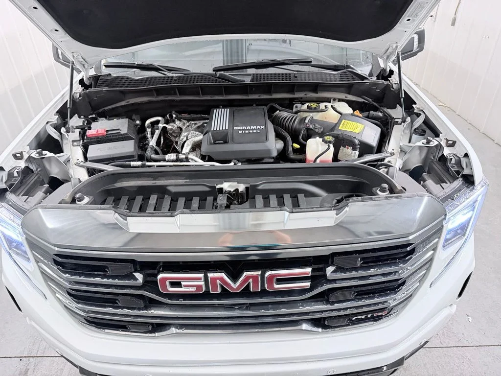 Used 2023 White GMC AT4 image 53