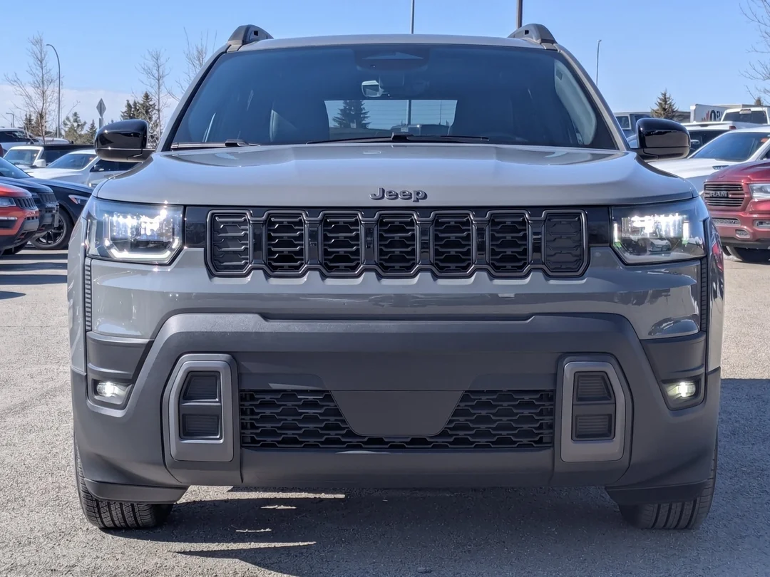 New 2026 Grey Jeep Laredo - - 4x4 - Pkg 23F - Compact Spare - 1.6L Turbo Hybrid - 12.3 Touchscreen & More! image 3