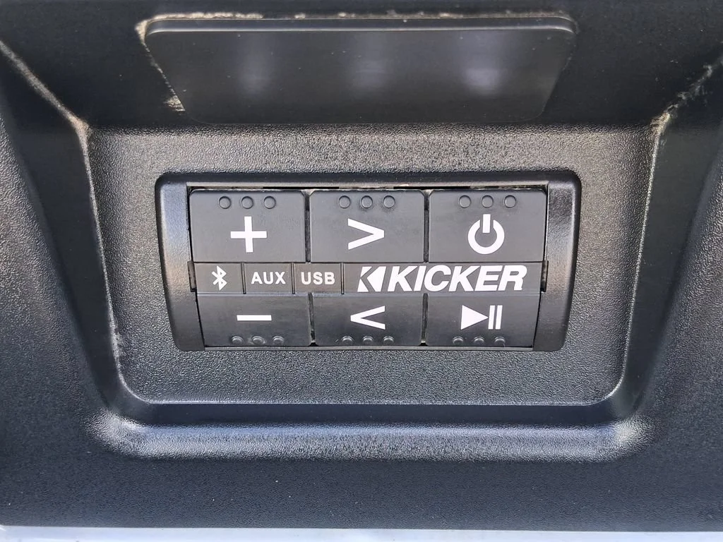Used 2025 Summit White GMC AT4X image 9