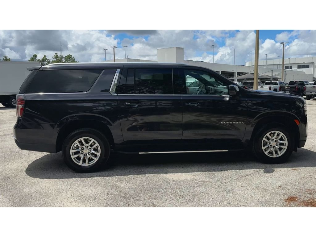 2024 Chevrolet Suburban LT - Photo 9