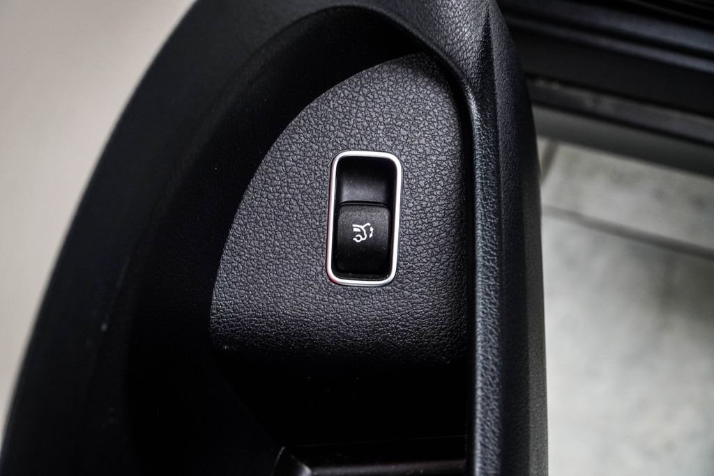 Used 2025 Black Mercedes-Benz GLE 350 image 38
