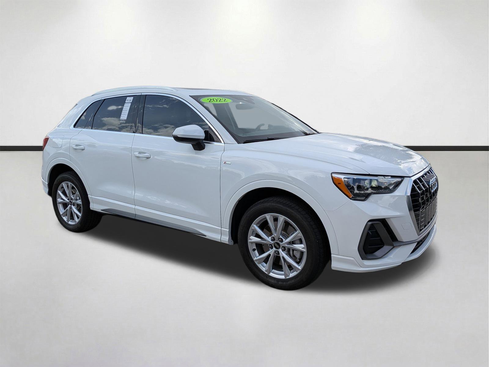 2022 Audi Q3 45 TFSI S Line Premium quattro's photo