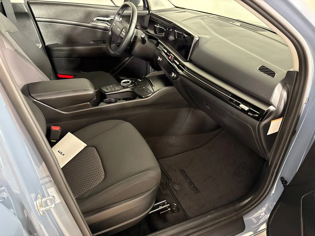 New 2027 Heritage Blue Kia S image 16