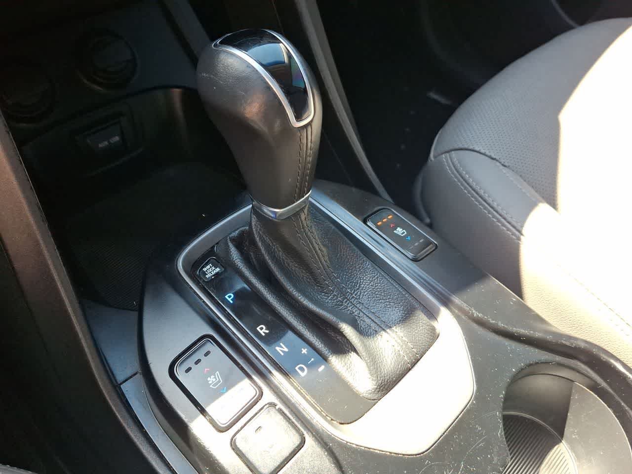 Used 2016 Circuit Silver Hyundai SE image 18