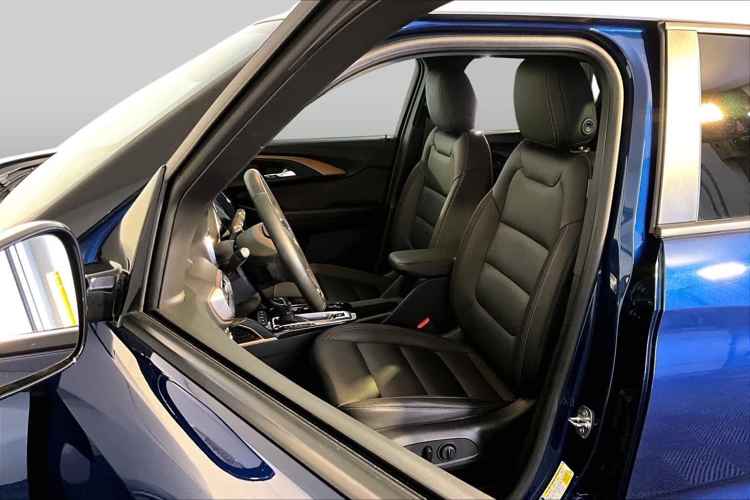 Used 2022 Blue Glow Metallic Chevrolet ACTIV image 9