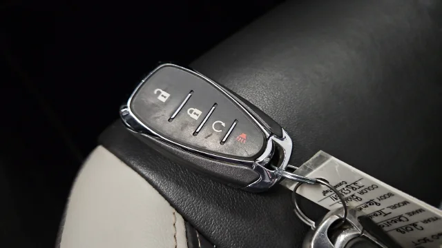 Used 2018 Black Metallic Chevrolet Premier image 21