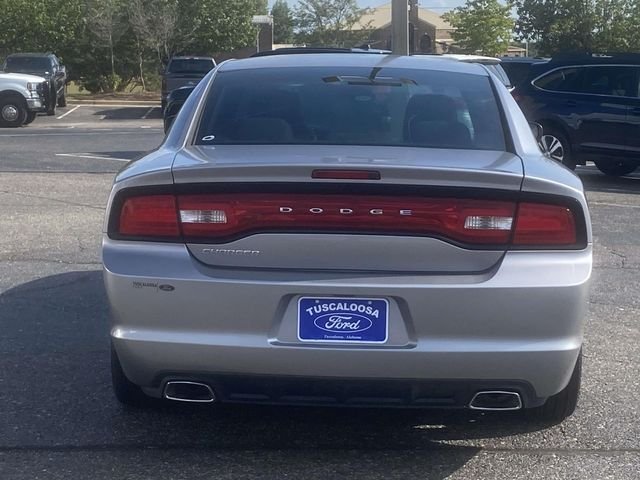 Used 2013 Silver Dodge SE image 4