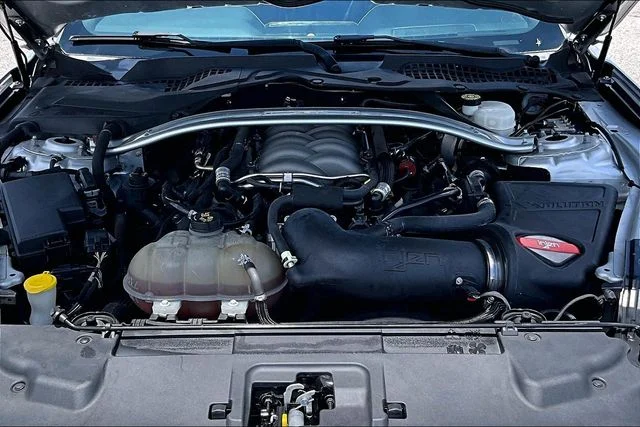 Used 2019 Silver Ford GT Premium image 33