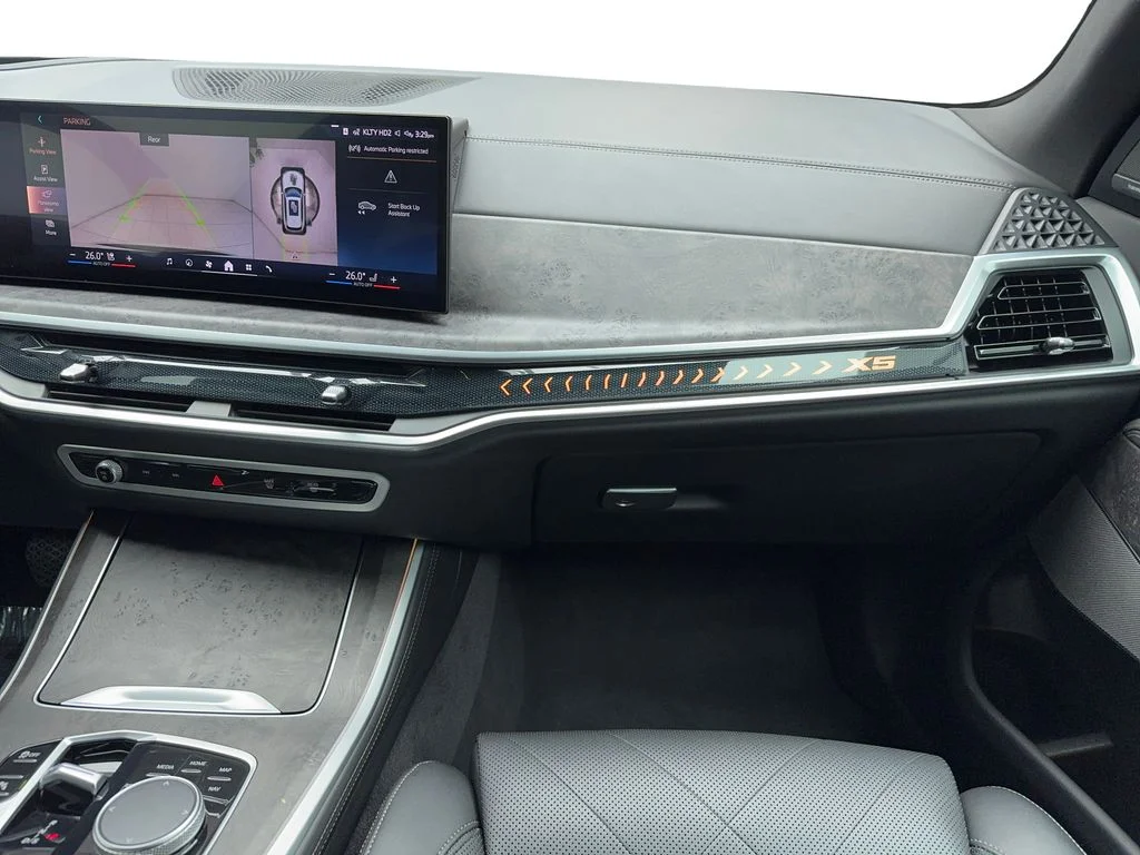 Used 2024 White BMW sDrive40i X LINE,NAV,CAM,PANO,CLMT STS,HEADS UP image 19