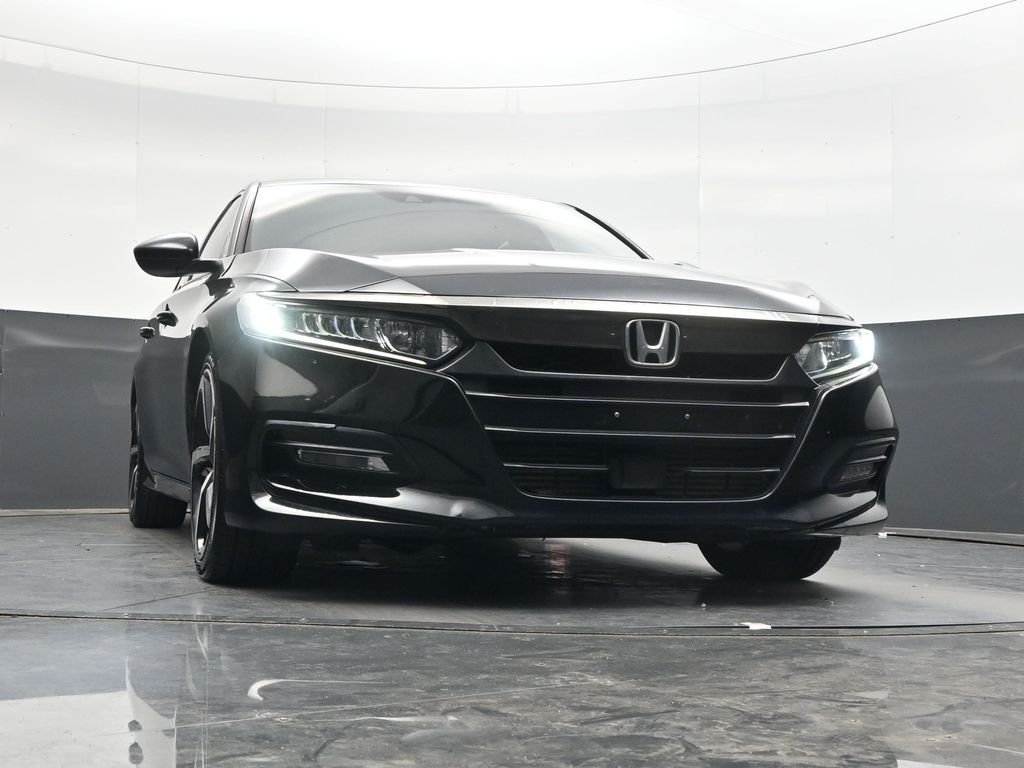 Used 2018  Honda Sport image 46