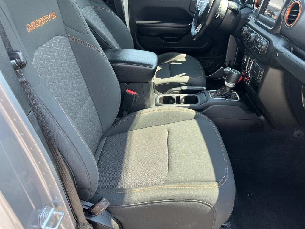 Used 2021 Billet Silver Metallic Clearcoat Jeep Mojave image 20