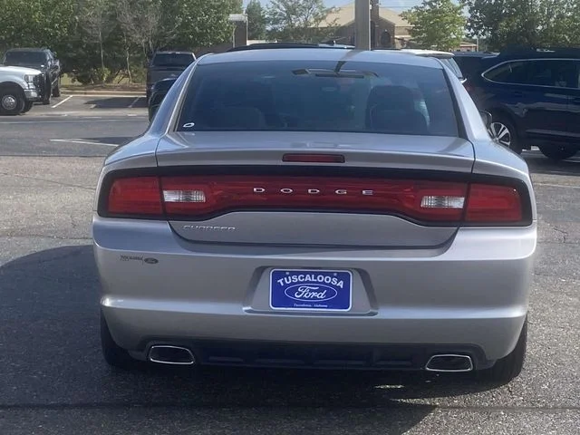 Used 2013 Silver Dodge SE image 4