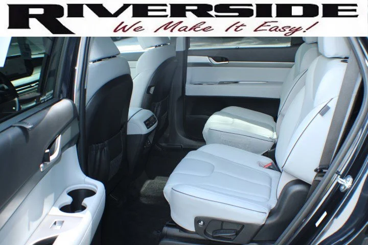Used 2025 Moonlight Cloud Hyundai SEL Premium 7P image 16