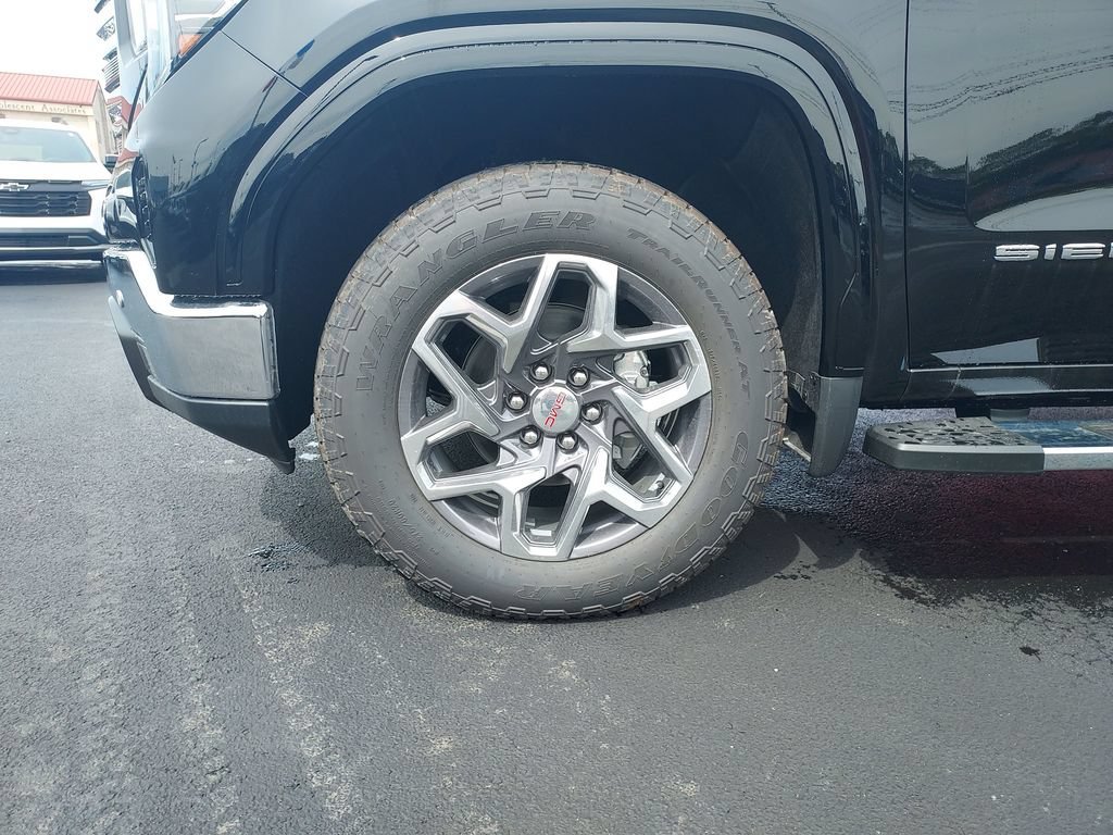 New 2026 Onyx Black GMC SLT image 10