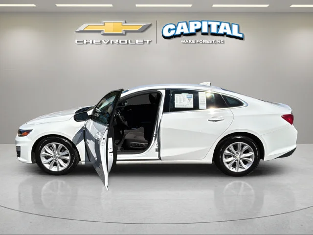 Used 2025 White Chevrolet LT image 9