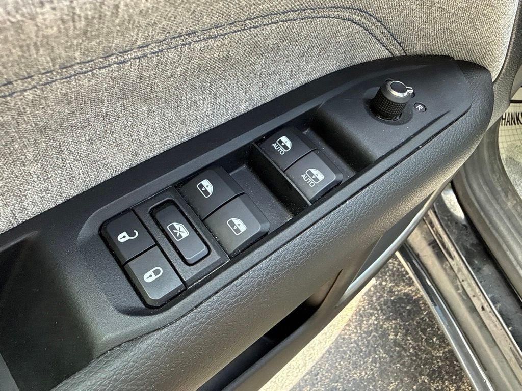 Used 2023 Black Jeep Latitude image 21