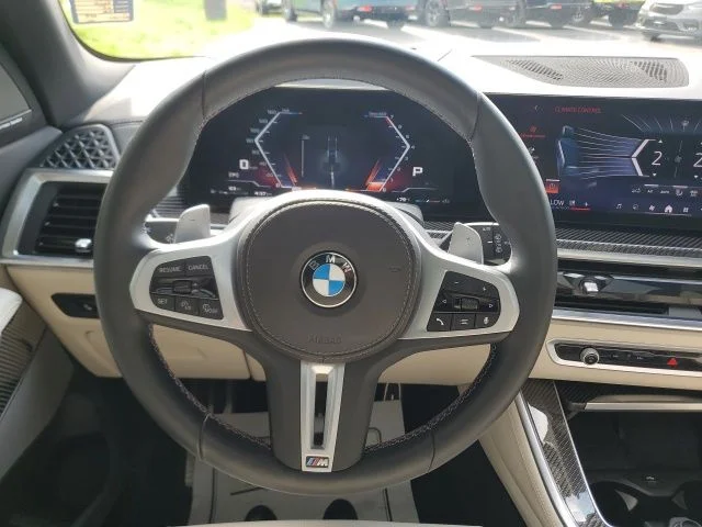 Used 2025 Black BMW M60i image 16