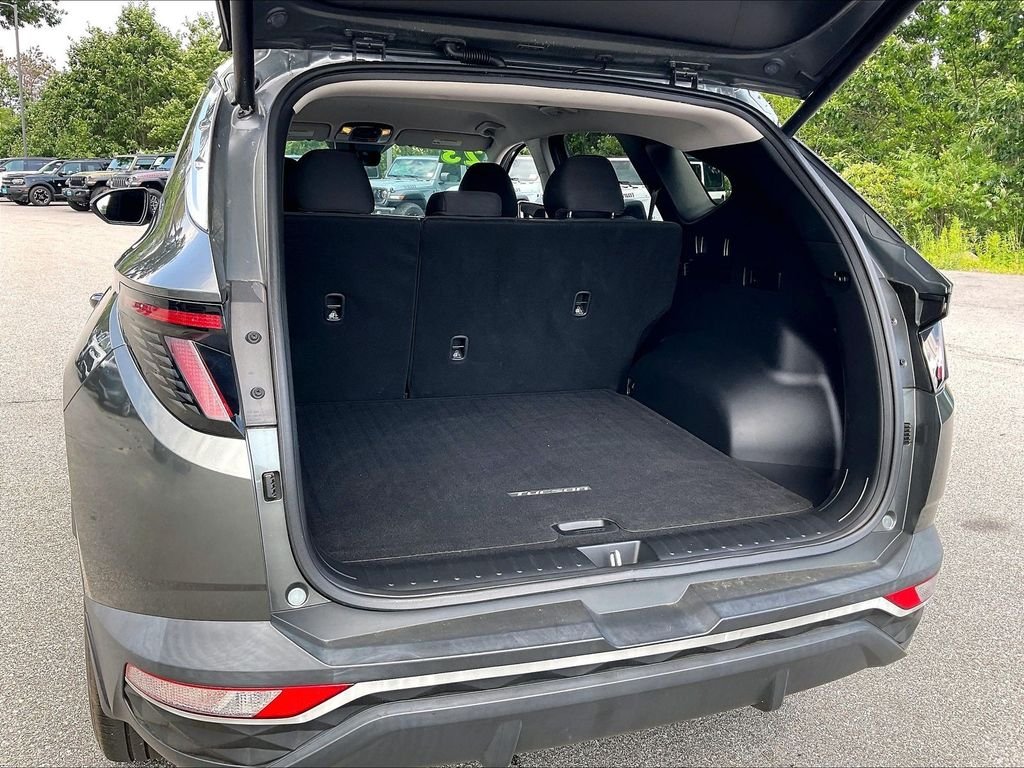 Used 2023 Amazon Gray Hyundai SEL image 34