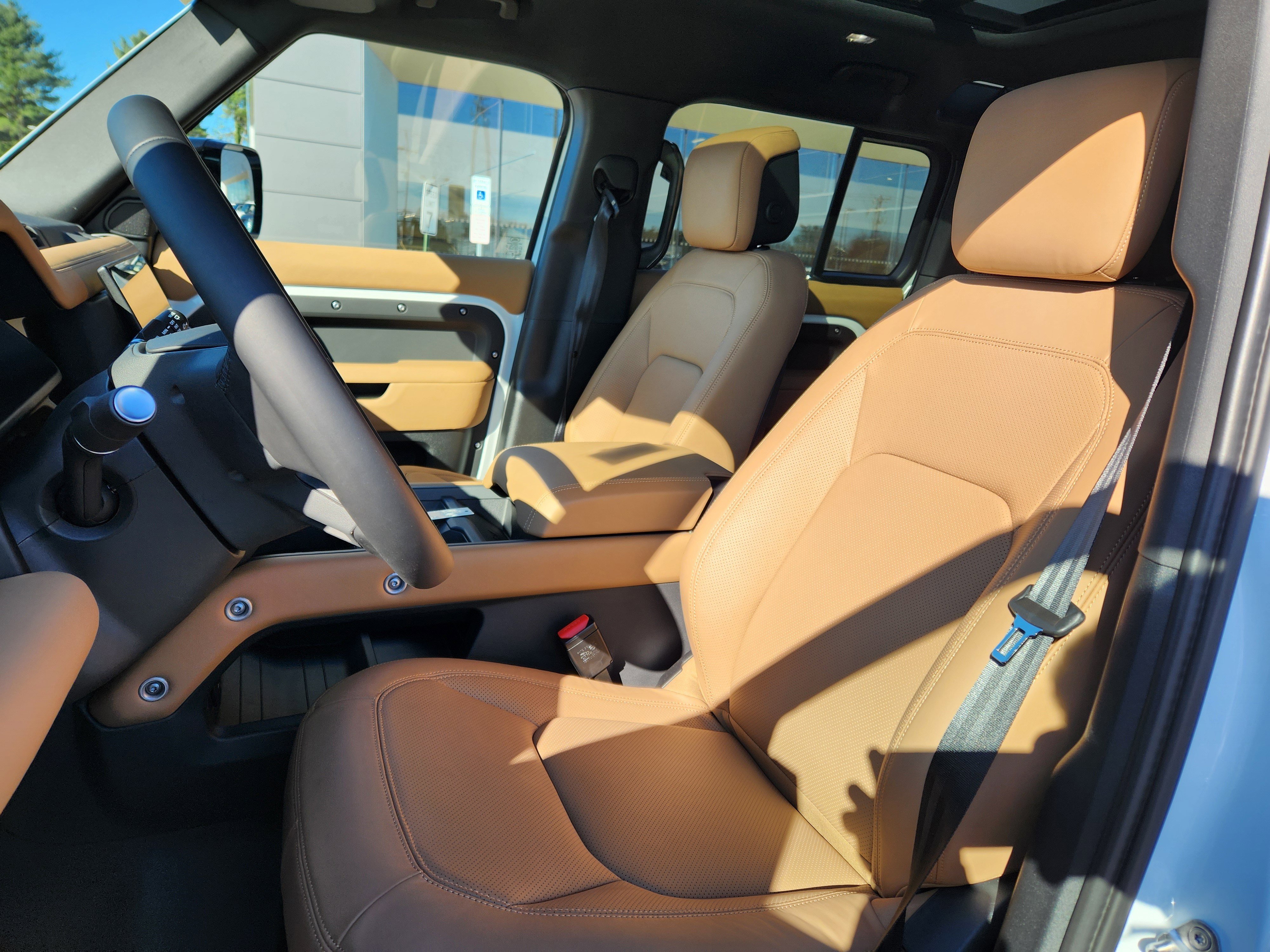 2026 Land Rover Defender X-Dynamic SE - Photo 8