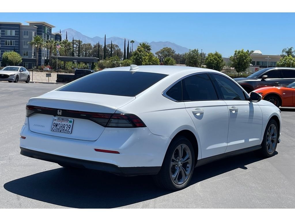 Used 2024 Platinum White Pearl Honda EX image 6