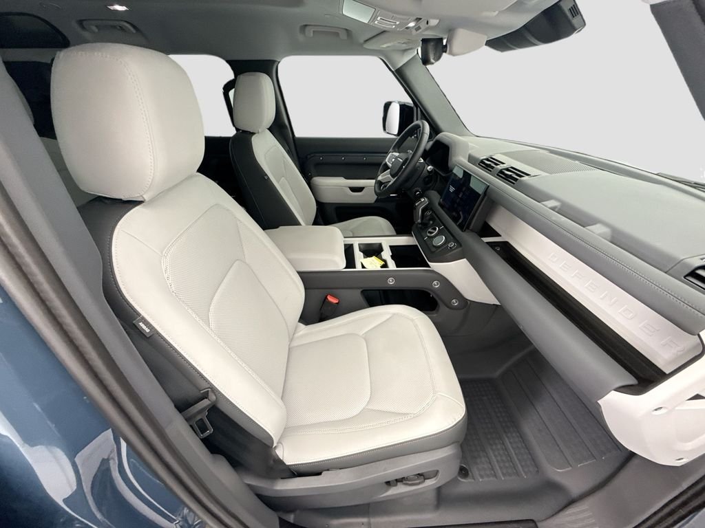 2025 Land Rover Defender S - Photo 19