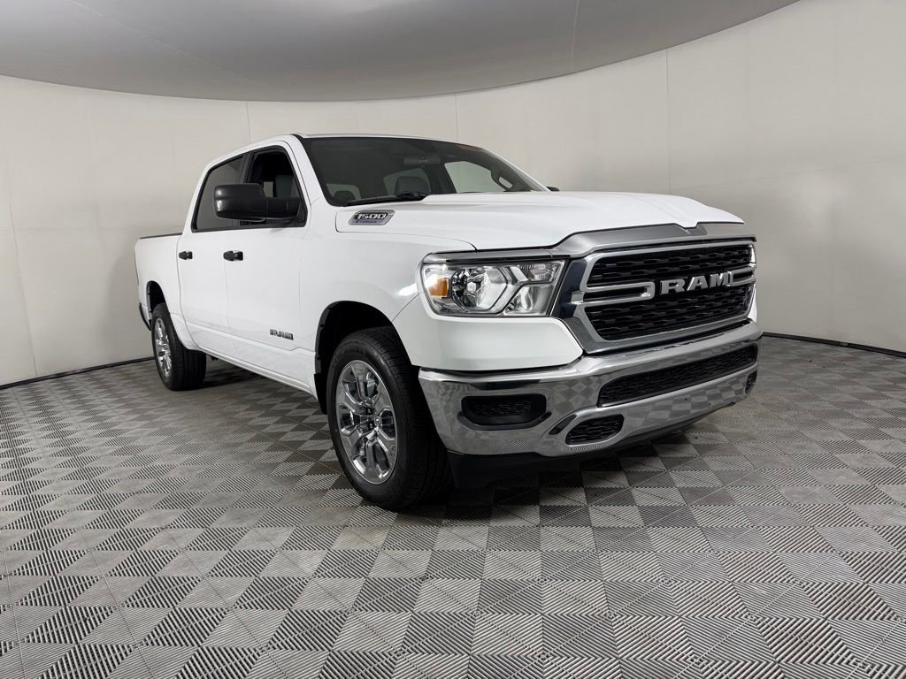 Certified Used 2024 White Ram Big Horn/Lone Star image 3