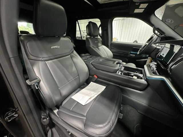 New 2027 Agate Black Metallic Ford Platinum image 32