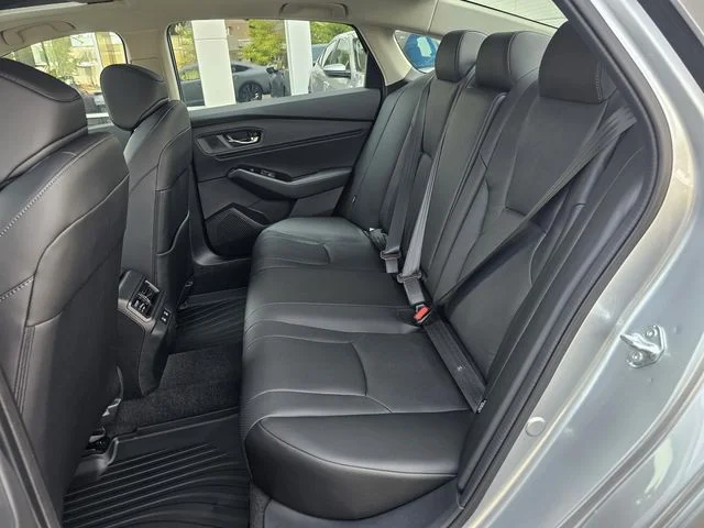 New 2026 Platinum White Pearl Honda Touring image 8