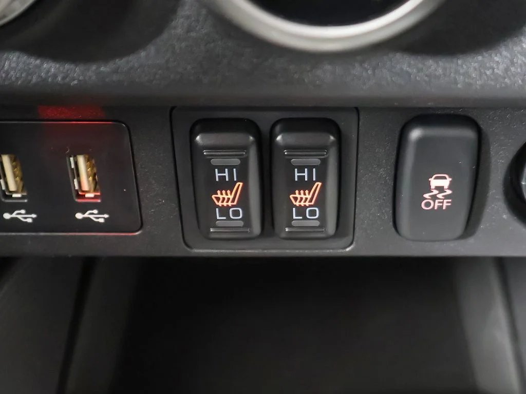 New 2026 Black Mitsubishi 2.0 SE image 43