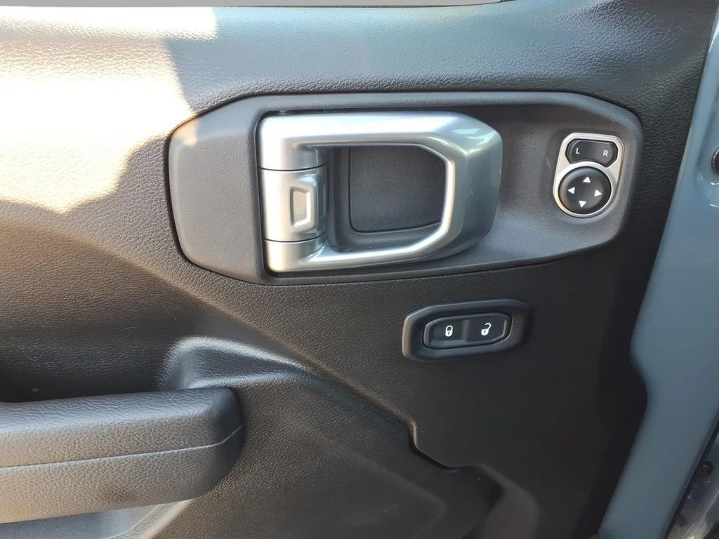 Used 2024 Gray Jeep Sport S image 16