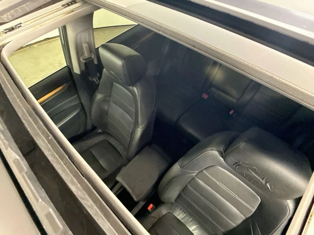Used 2019 Modern Steel Metallic Honda Touring image 22