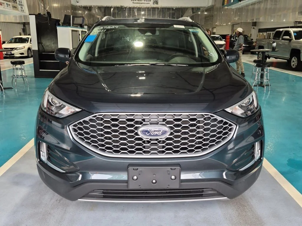 Used 2024 Blue Ford SEL image 9