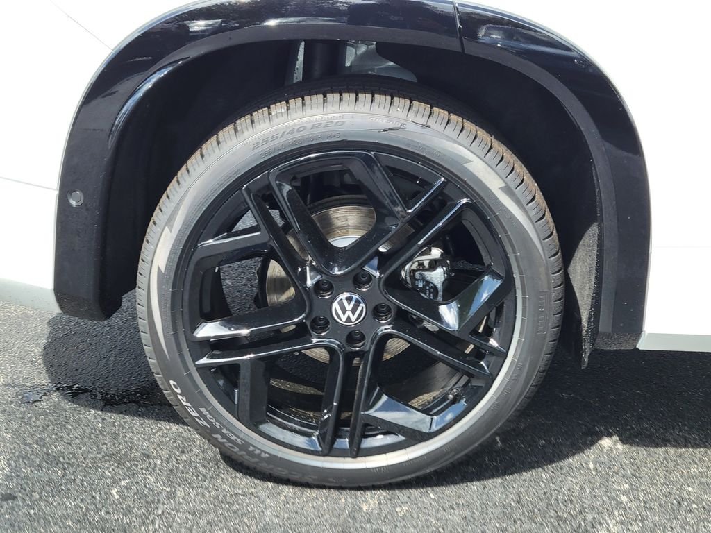 New 2026 White/off-white Volkswagen 2.0T SE R-Line Black image 5