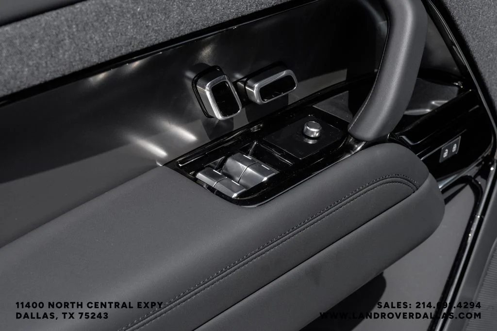 New 2026 Carpathian Gray Land Rover SE image 38