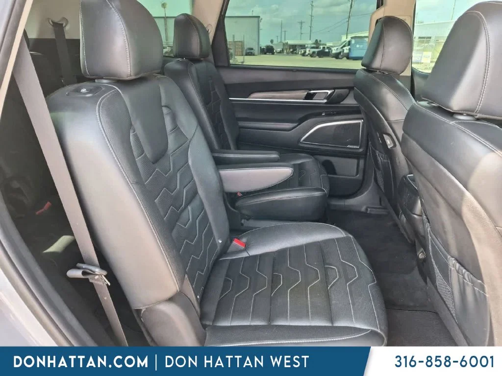 Used 2022 Gray Kia SX image 4