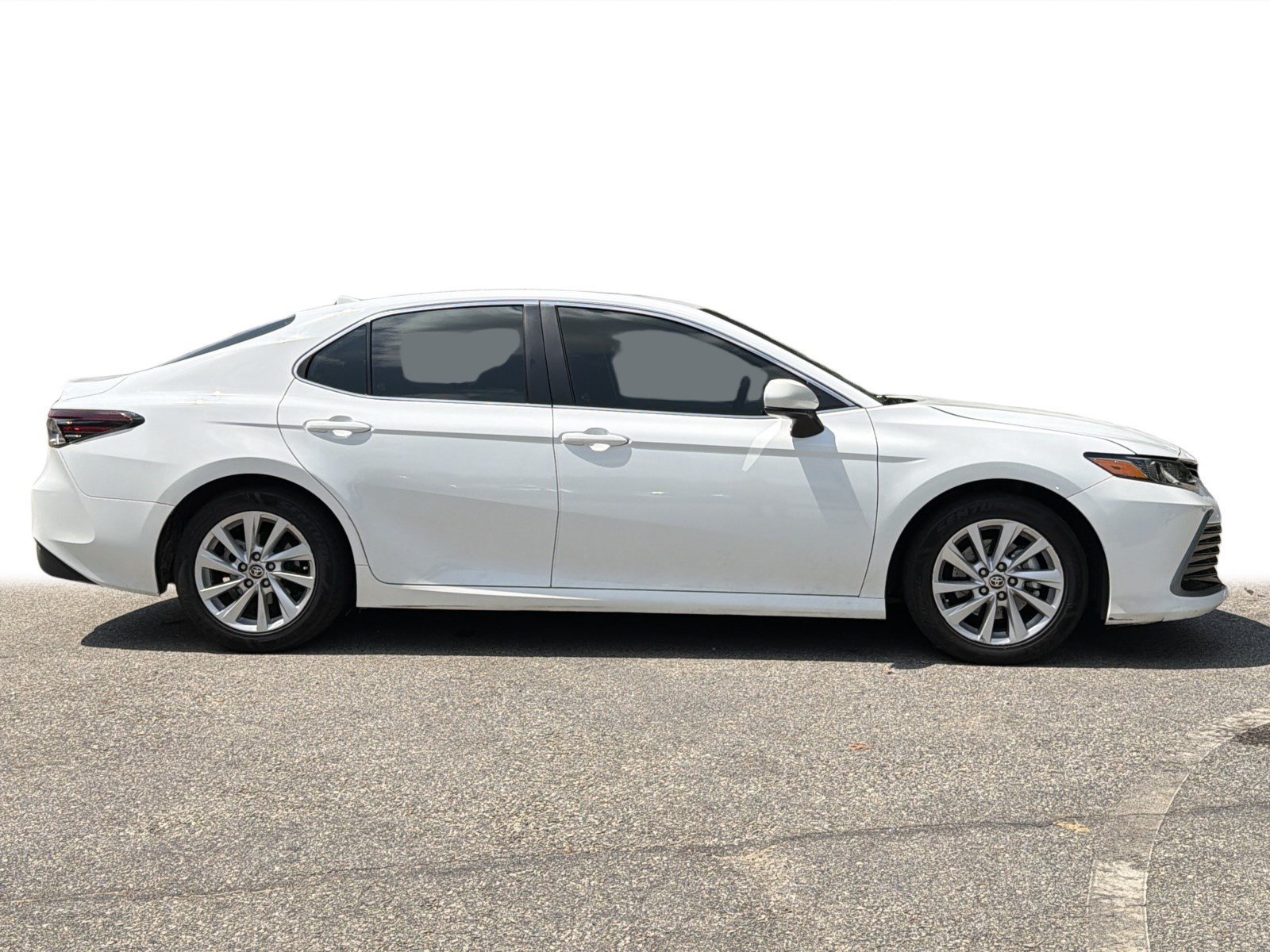 Used 2024 Ice Toyota LE image 27
