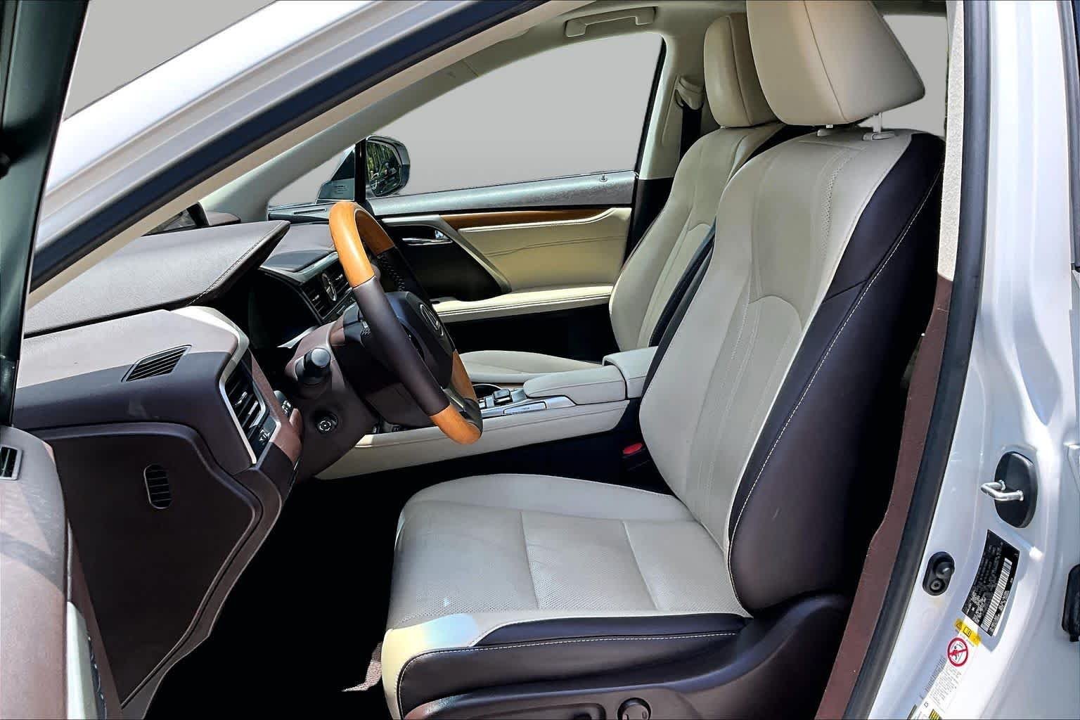 Used 2018 Eminent White Pearl Lexus  image 8