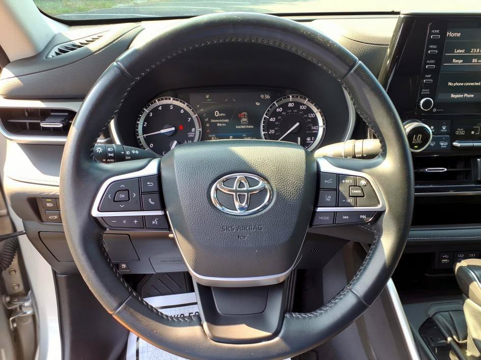 Used 2022 Celestial Silver Metallic Toyota XLE image 24