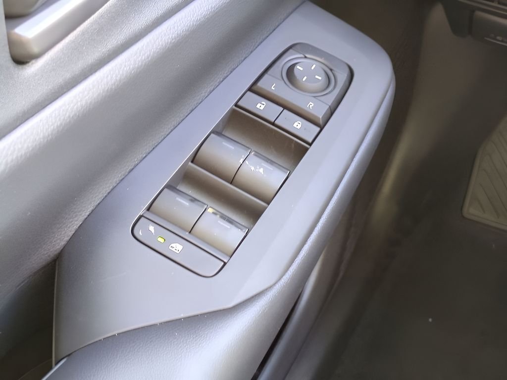 New 2026 Wind Chill Pearl <sup>1</sup> Toyota  SE image 22