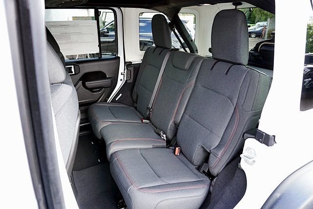 New 2026 Bright White Clear-Coat Exterior Paint Jeep Rubicon image 22