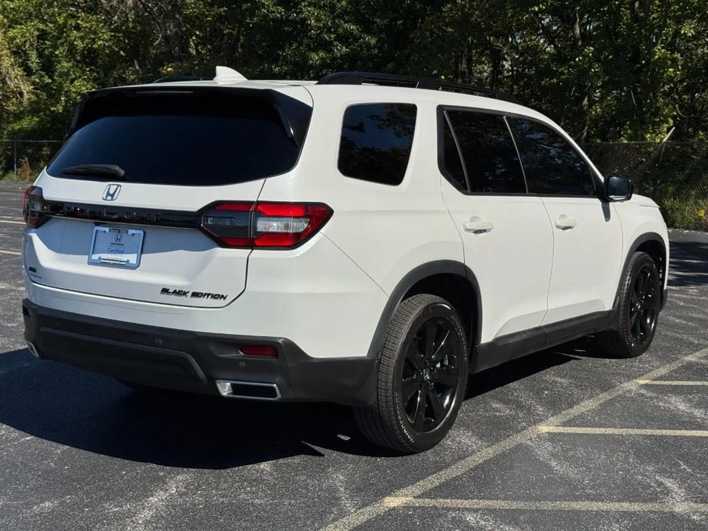 Certified Used 2025 White Honda Black Edition image 4