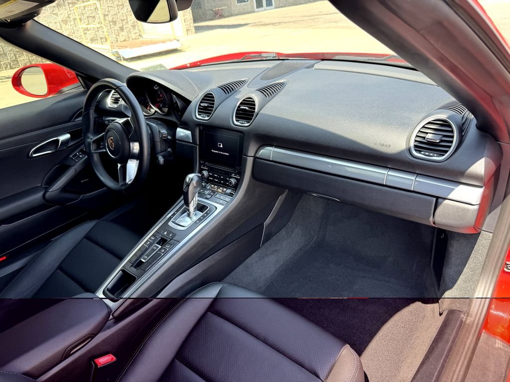 Used 2018 Red Porsche Base image 29