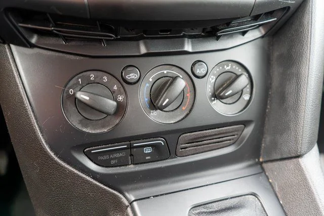 Used 2014 White Ford S image 21