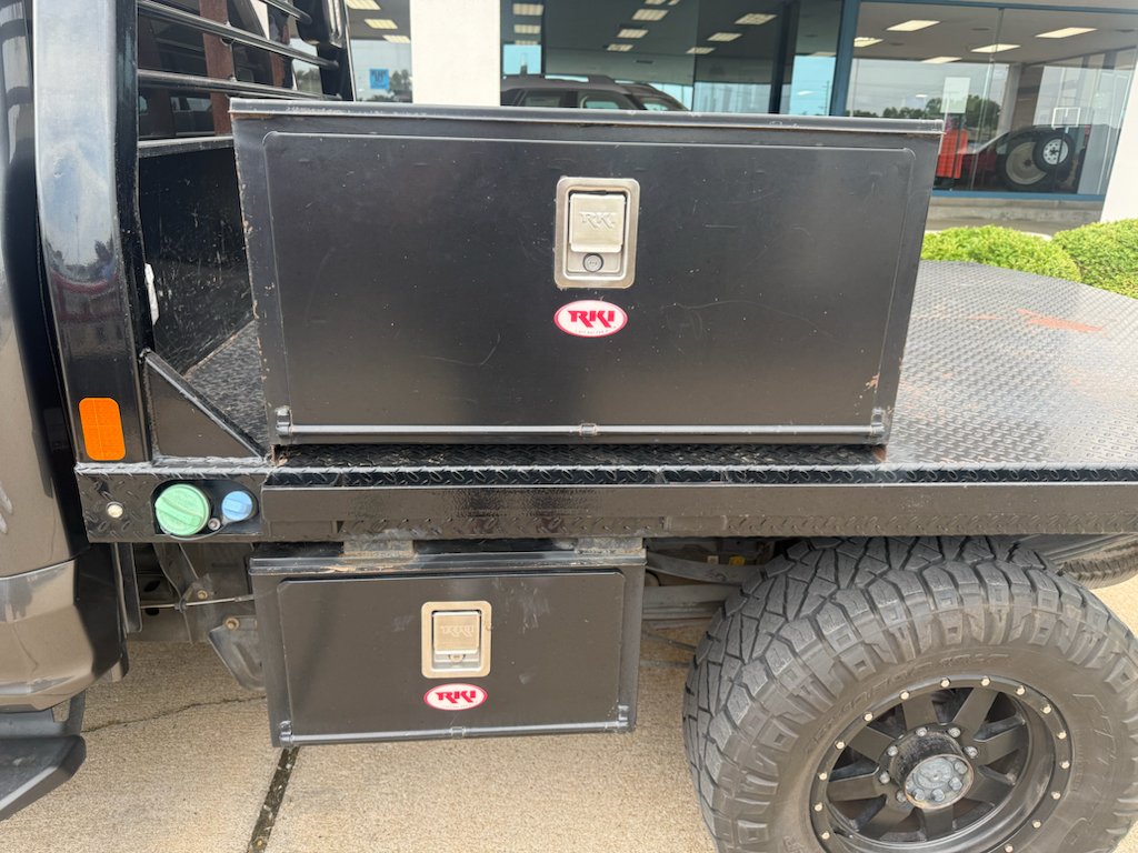 Used 2020 Magnetic Metallic Ford XL image 3