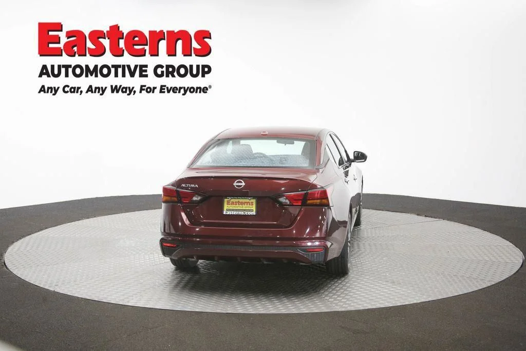 Used 2025 Red Nissan 2.5 SV image 40