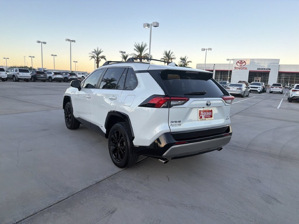 2024 Toyota RAV4 SE - Photo 7