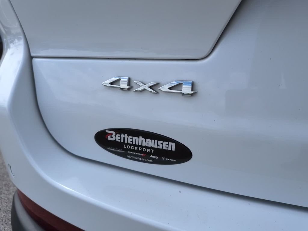 Used 2023 White Jeep Limited image 9